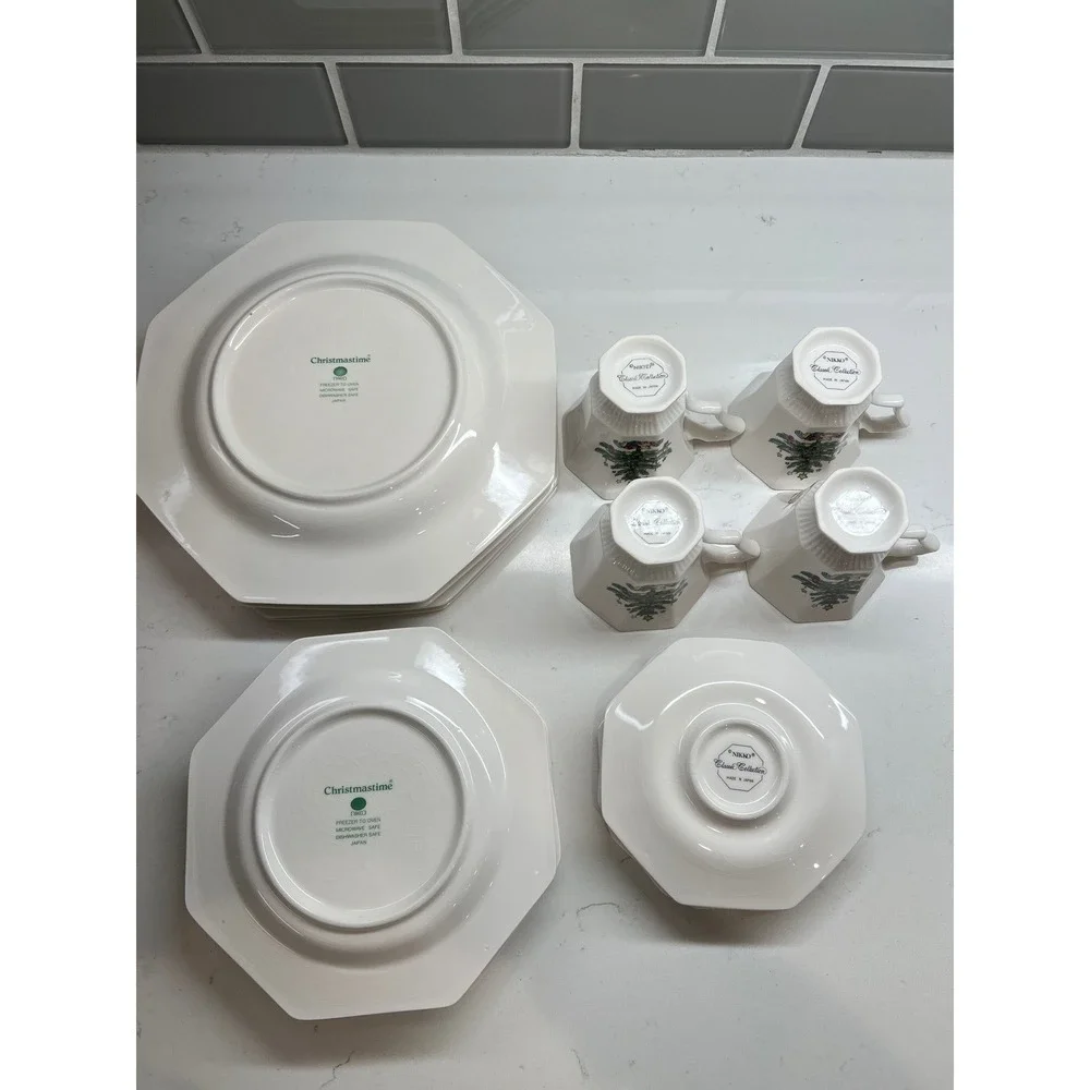 Vintage Nikko Christmastime Christmas Tree‎ Holiday Dinnerware 16 piece set